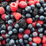 fresh antioxidant food raspberry blueberry blackberry