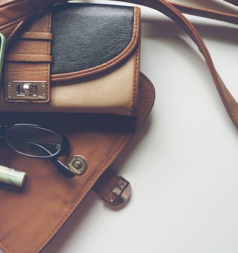 Bag - Brown Leather Crossbody Bag With Eyeglasses