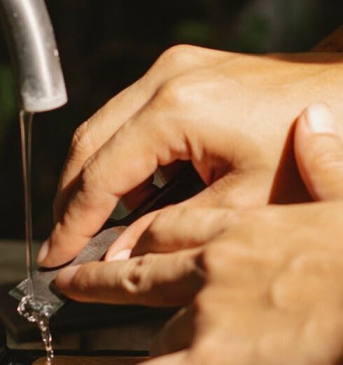 Metalworking - Crop master with chisel under water