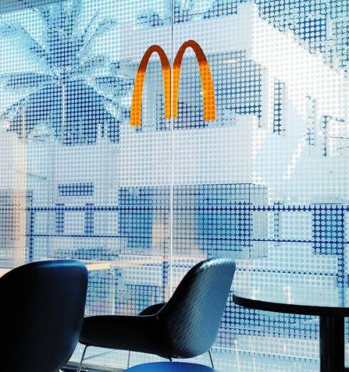 Fast-Food - Interior of empty modern spacious cafeteria