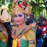 Cultural - Women Wearing Brown Head Accessory