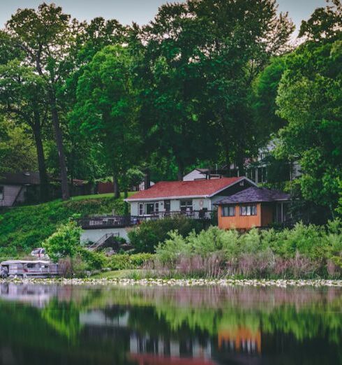 Lake House - House By The Lake