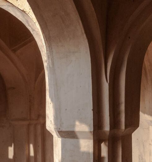 Travel Light - The Royal Bath is an example of exquisite Indo-Islamic architecture in Hampi, India.