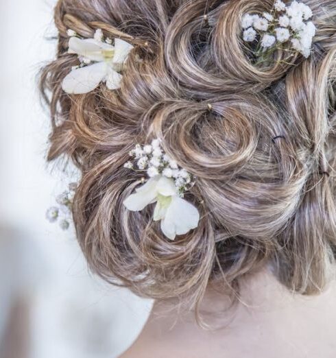 Hairstyle - Woman Wearing White Floral Hair Vine