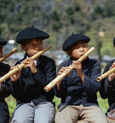 Berets - Những bé trai Sủng Là, Hà Giang, Việt Nam