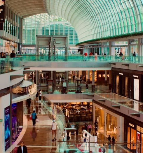 Fashion Outlets - Atrium of The Shoppes at Marina Bay Sands in Singapore