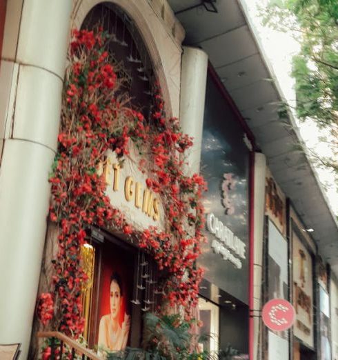 Boutiques - Shops by the Street in India