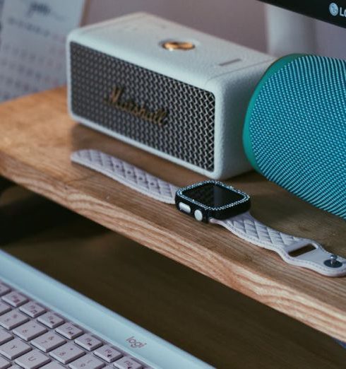 Bluetooth Speakers - Bluetooth Speakers Wireless Keyboard and a Smartwatch