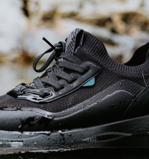 Outdoor Gear - Black Outdoor Shoes in River