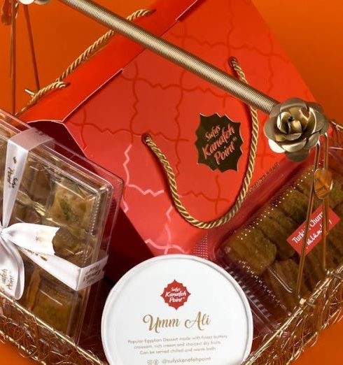 Food Gifts - Luxurious Gift Package of Various Sweets