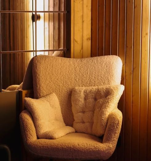 Home Décor - Armchair in a Room