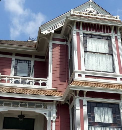 Older Homes - A Traditional House in Los Angeles