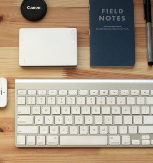 Gadgets - Apple Magic Mouse and Keyboard