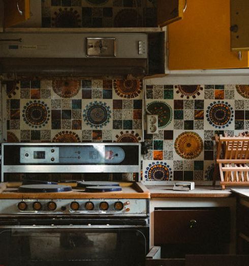 Backsplashes - Retro Kitchen Interior