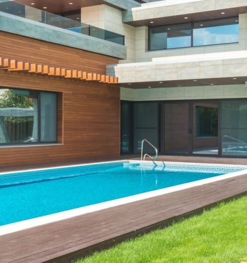 Backyard Privacy - A Modern House with Swimming Pool